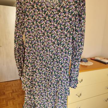 Obleka cvetlična / cvetlični vzorec