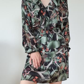 Obleka Johanna Ortiz x H&M