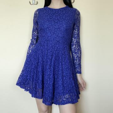 Royal blue čipkasta obleka 36