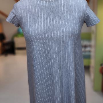 STRADIVARIUS št. 36 / 38 obleka KOT NOVA