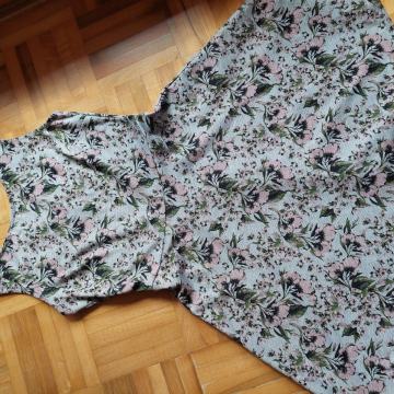 Ženska obleka siva cvetje zelo udobna