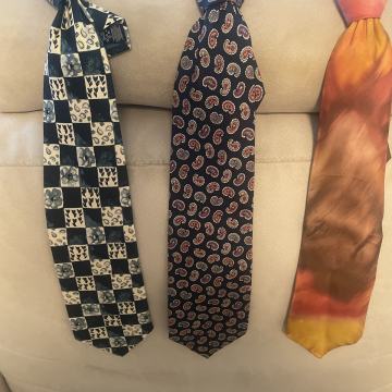 3 X SVILENE KRAVATE KOT NOVE