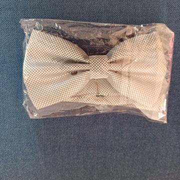 Dva nova zelo kvalitetna metuljčka prodam za samo 4 evre