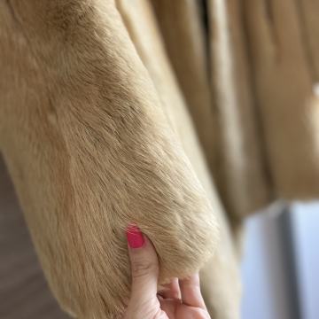 Kot nova krznena jakna