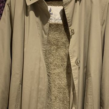 Trenčko s snemljivim umetnim krznom