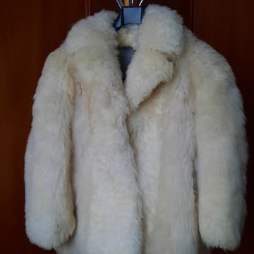 Ženska jakna iz pravega ovčjega krzna