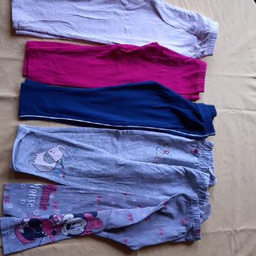 Dekliške pajkice in dolge hlače št. 98, podarim dodatne pajkice