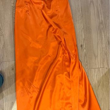 Maturantska ali svečana obleka