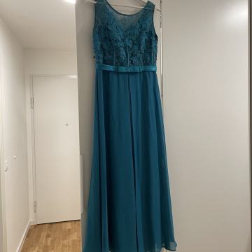 ŽENSKA OBLEKA svečana ŠT. 38