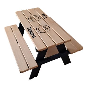 Lesena otroška miza