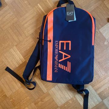Armani EA7 nahrbtnik