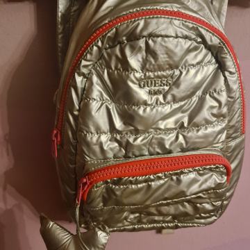 nahrbtnik Guess Kids