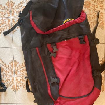 Nahrbtnik za hribe ali potovanje, 65 litrov