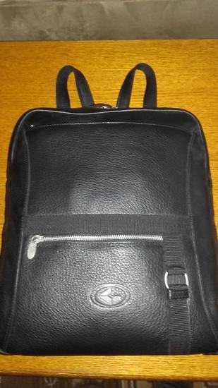 Nov usnjen nahrbtnik črne barve