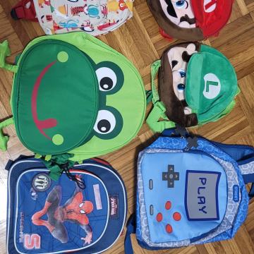 PRODAM OTROŠKE NAHRBTNIKE