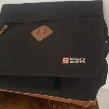 rabljena torba za šolo, delo ali prosti čas