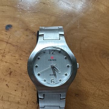 Crown ročna ura s Seiko mehanizmom
