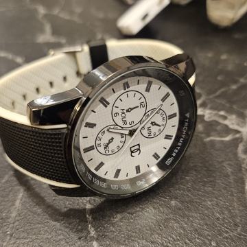 DC, odlična moška ura + nova baterija