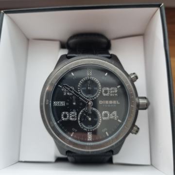 DIESEL moška ura črna