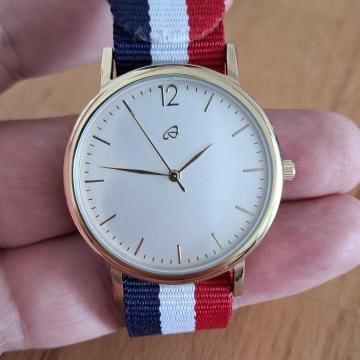 moška ura modna nova