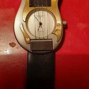 Ročna ura kitara, 120 eur