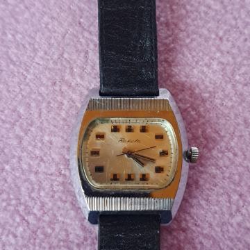 Ročna ura Raketa