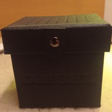 Škatla za uro Diesel, črne barve, Ljubljana