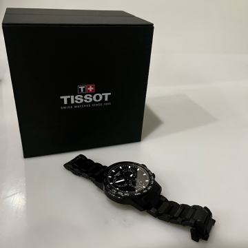Tissot kronograf – Swiss Made, 42 mm, odlično stanje