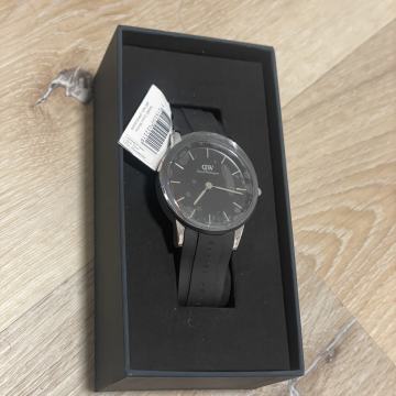 Nova ura Daniel Wellington Iconic Motion