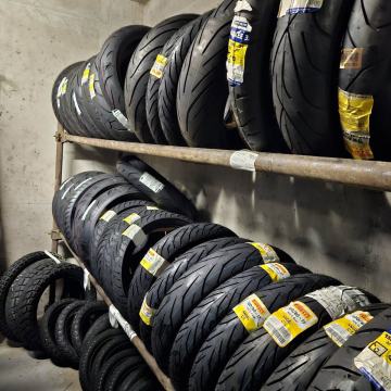 GUME MOTO NOVE STAREJŠI DOT PIRELLI METZELER MICHELIN