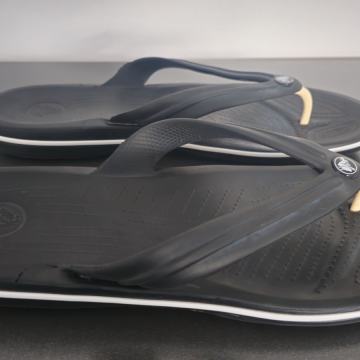 Crocs Crocband flip, japonke, natikači, moške črne, št. M12 45/46