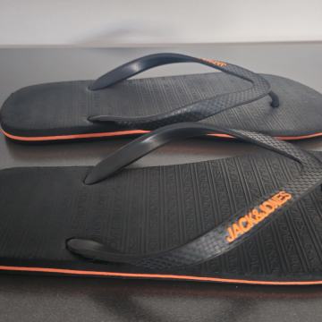 Jack & Jones moški natikači, črni, št. 45/46, kot novi