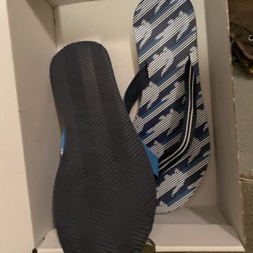 Lacoste natikači. Št 41/42 (bolj 41). Novi, nikoli nošeni.