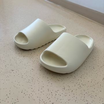 Novi sandali/natikači št. 40/41/42