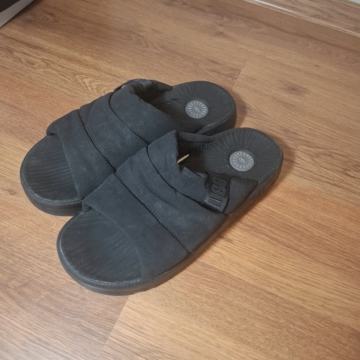 UGG moški natikači velikost 45