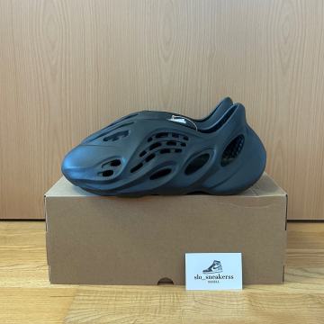 Yeezy foam runner onyx 44.5