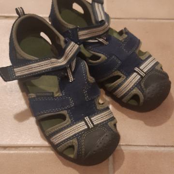 Sandali za fanta št. 28