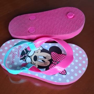 dekliški natikači / japanke / japonke št. 24/25