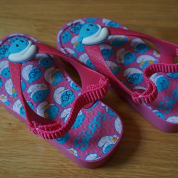 Grendene natikači št. 22/23 kot novi