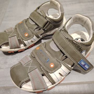 Usnjeni sandali št. 30