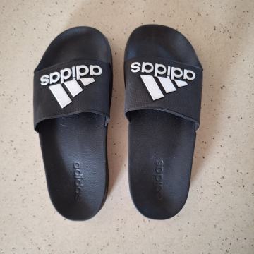 Natikači Adidas št. 39