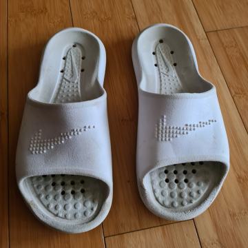 Natikači Nike št. 38-40