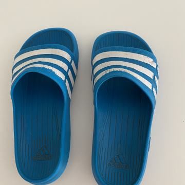 Otroški natikači Adidas