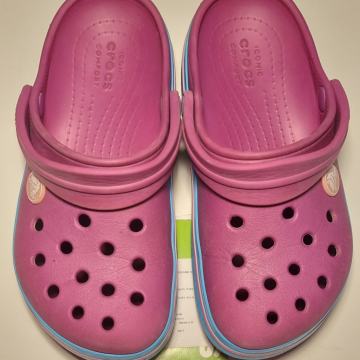 Otroški natikači (cokle) CROCS št. C12 (EU 29-30) Vibrant Violet