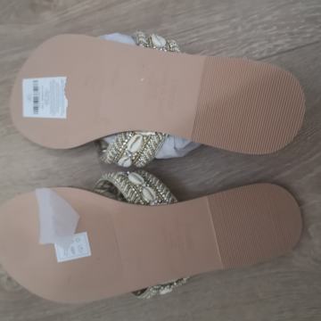 Novi accessorize poletni natikači št 41