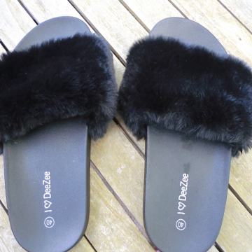 ČRNI NATIKAČI Z MUCKO