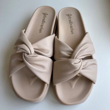 Natikači Stradivarius