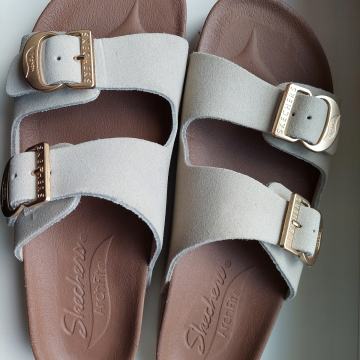 Skechers natikači št.38