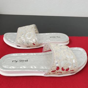 Novi udobni in mehki natikači št.36