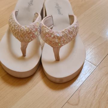 Ženski natikači št. 37